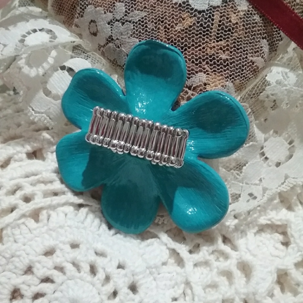 🎀 Flower Ring🎀 - Picture 2 of 3